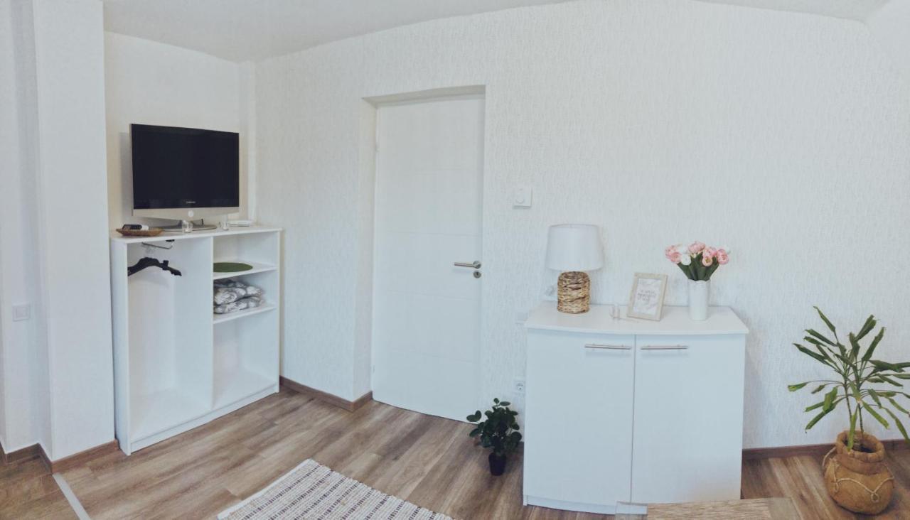 Tramini Apartmanok เอ็กเกอร์ ภายนอก รูปภาพ